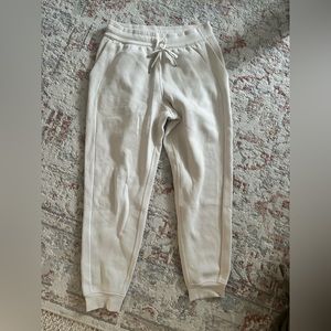 White opal scuba jogger